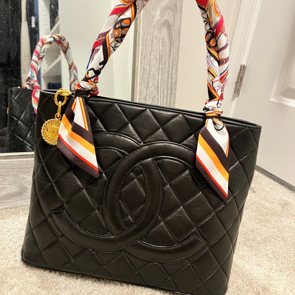 Chanel medallion tote B6940 lambskin